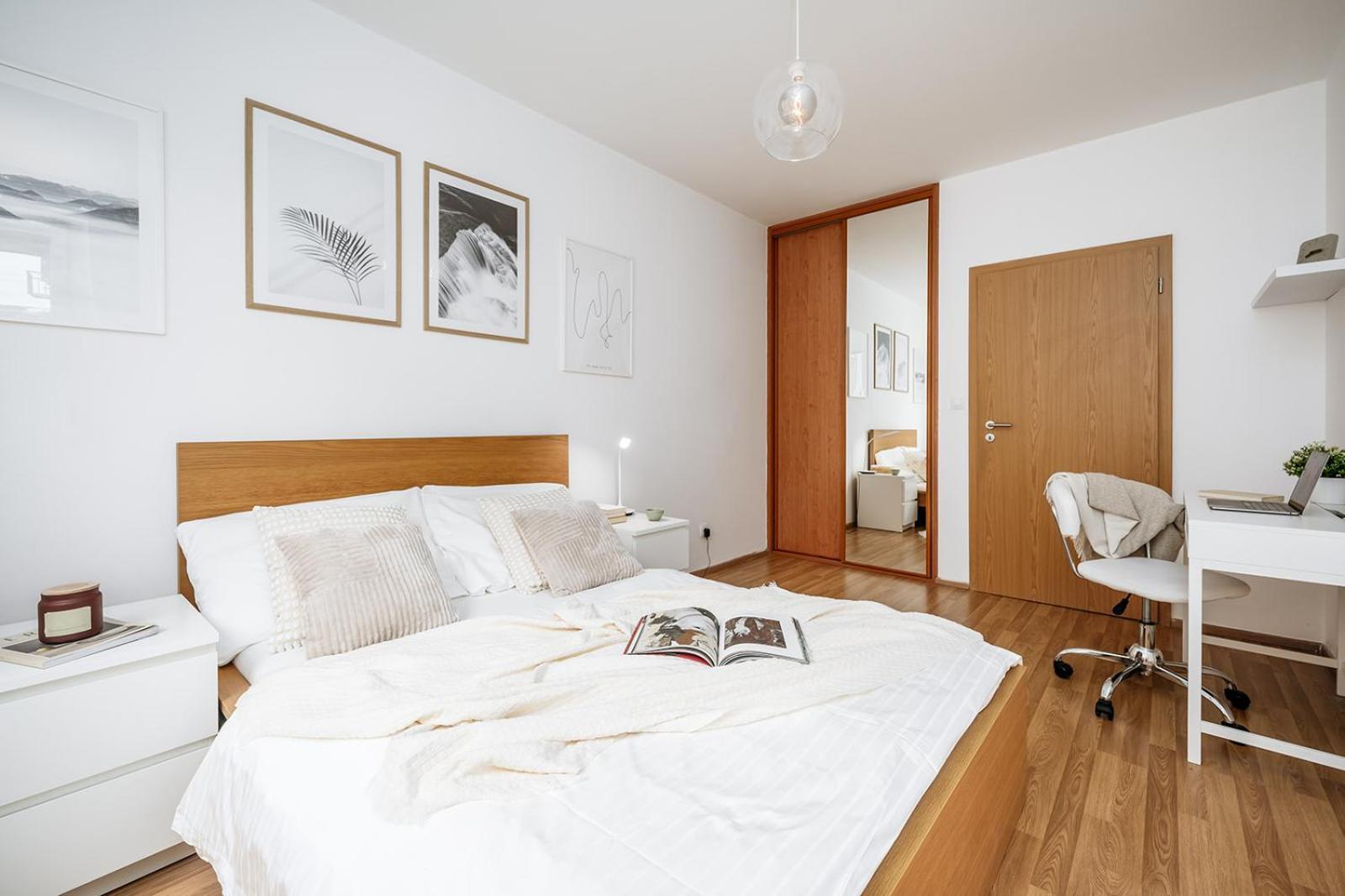 Prague Days - Bright Apartment - Balcony - Private Parking Exterior foto